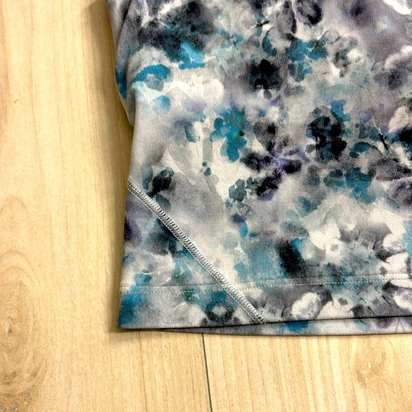 Lululemon Align Cropped Tank Multi Blue Pattern Size 8 - Picture 3 of 4